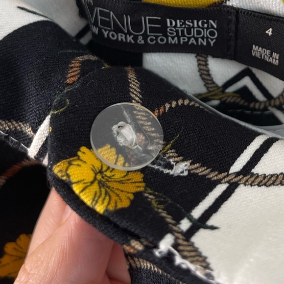 New York & Co 7th Avenue Floral Stretch Audrey Slim Leg Ankle Pants - Picture 3 of 11